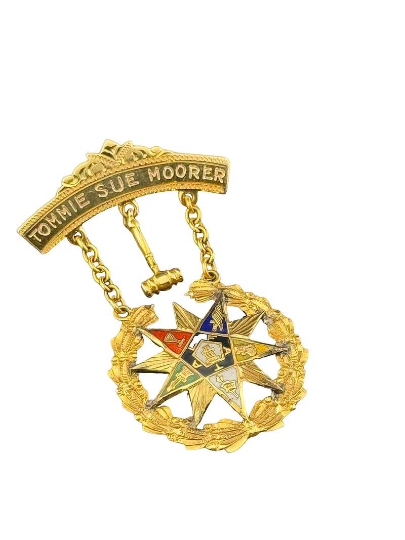 10k Order of the Eastern Star Past Matron Jewel Brooch 1939: PLEASE READ: in house shipping within the US If you win this item, please select self arranged for in house shipping when paying invoice 10k Order of the Eastern Star Past Matron Jewel Brooch 1939 3.3