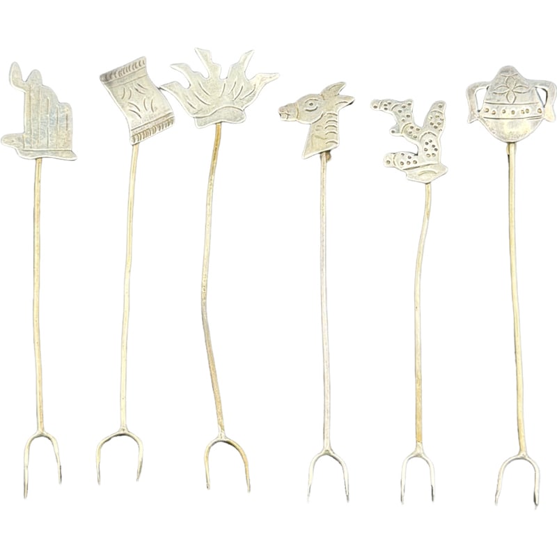 Set of 6 Vintage Taxco Sterling Silver Cocktail Picks: PLEASE READ: in house shipping within the US If you win this item, please select self arranged for in house shipping when paying invoice 3.75" total weight: 10 grams