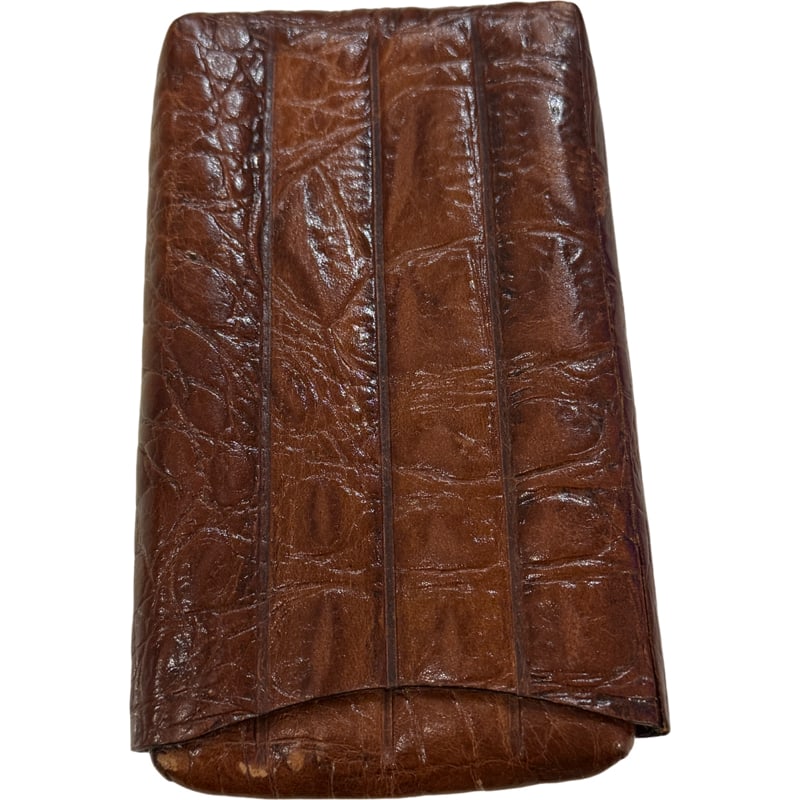 Vintage Mid Century DOPP Alligator Leather Cigar Case: PLEASE READ: in house shipping within the US If you win this item, please select self arranged for in house shipping when paying invoice 6" x 3.5" From the Charleston Estate of Charlie Prioleau Paul