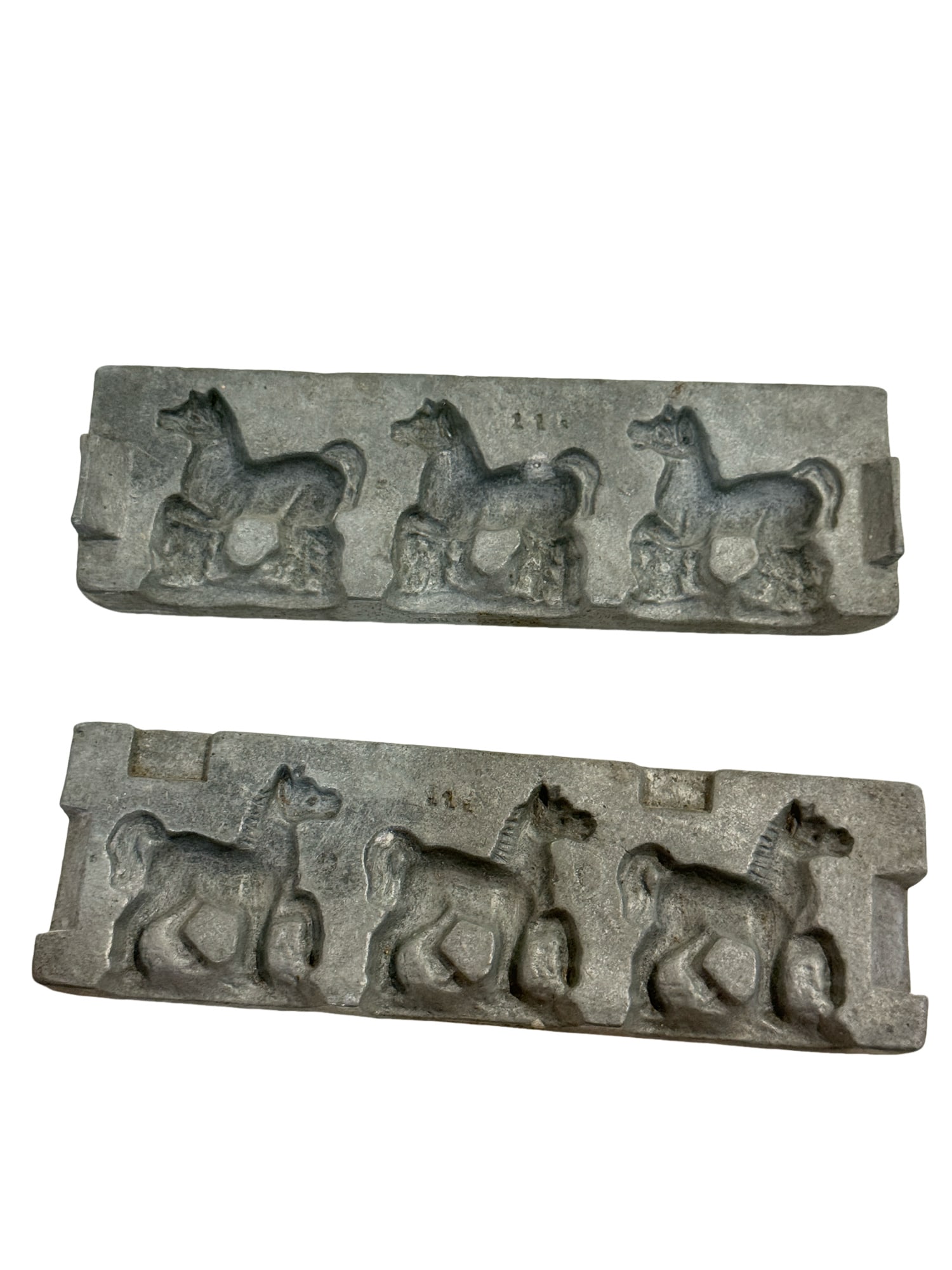 Thomas Mills & Co Antique Cast Iron Horse Shaped Chocolate/Candy Mold (1 of 6)