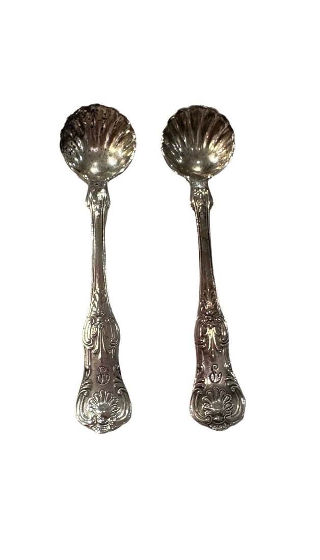 Monogrammed Gorham Sterling Silver Salt Spoons - set of 2: PLEASE READ: in house shipping within the USIf you win this item, please select self arranged for in house shipping when paying invoice. Monogrammed “P” on the handle. 2.25” long; 5g tot