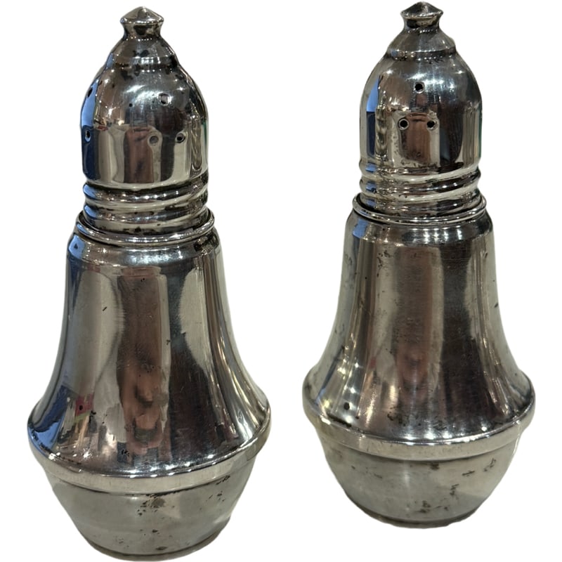 Pair of Duchin Creations Weighted Sterling Silver Salt and Pepper Shakers: PLEASE READ: In house shipping within the US. If you win this item, please select self arranged for in house shipping when paying invoice 3.75"H 143 grams From the Charleston Estate of Charlie Priolea
