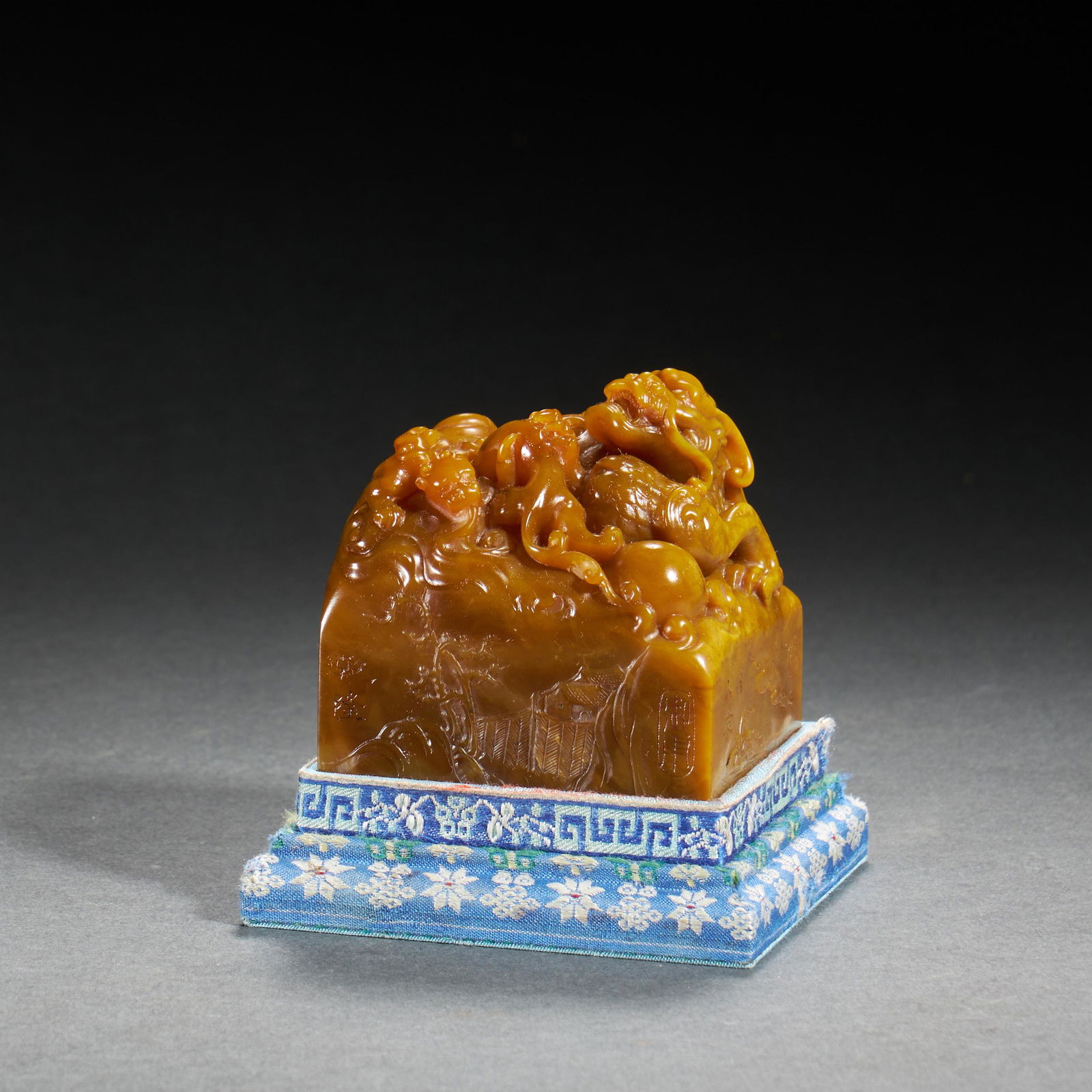 Tianhuang Dragon Seal (1 of 9)