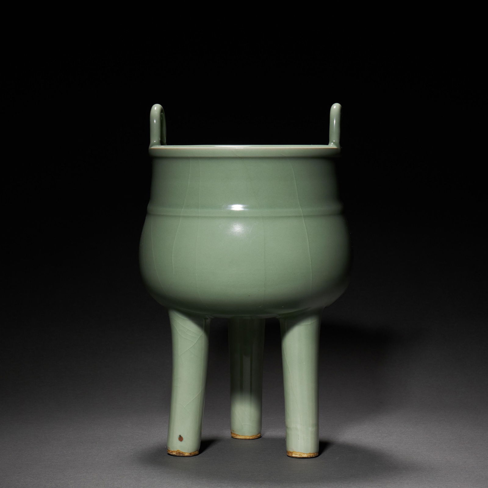 Longquan kiln double ear tripod (1 of 6)