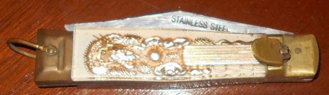 Pocket Knife: Flip blade pocket knife, see photos, shipping or pick up in Sumrall.