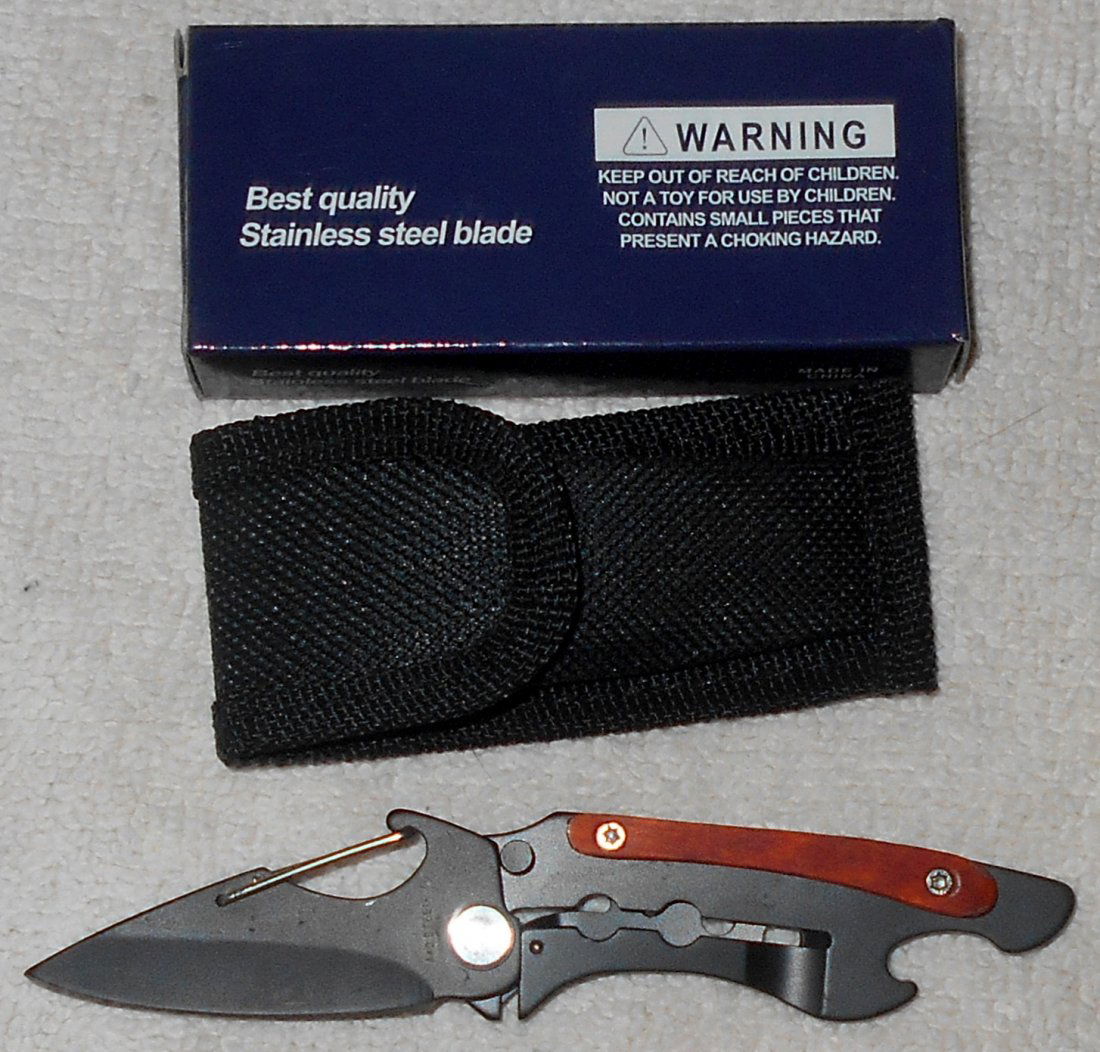 Best Quality Knife: Has box, holster and belt clip, see photos, shipping or pick up in Sumrall.