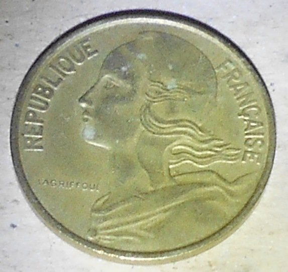 Republique Francais: 1965, 10 centimes, see photos.