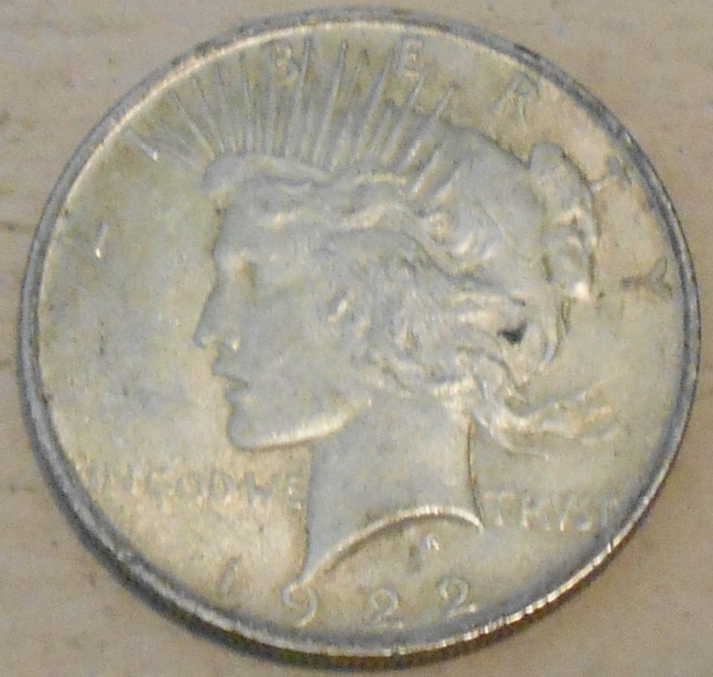 1922 Peace Dollar (1 of 2)