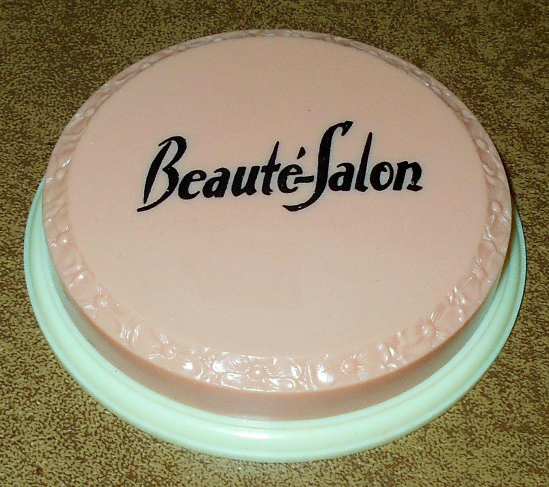 Beaute-Salon: Plastic and full, see photos.