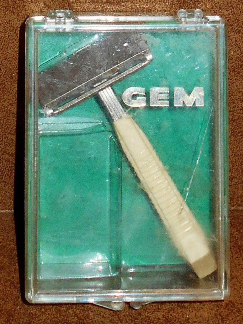 Gem Razor (1 of 2)