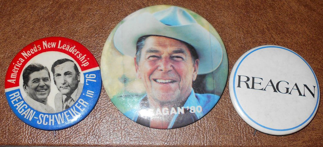 Reagan Pin Lot: Three different Ronald Reagan pin, see photos.