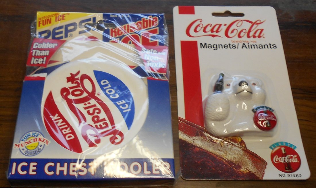 Pepsi Cola & Coca Cola: Ice chest cooler and magnet, still on card, see photos.