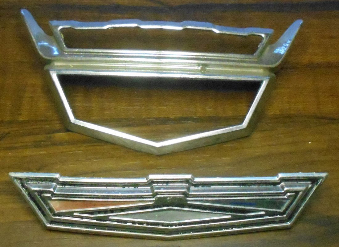 Car Ornaments: Ford trunk or hood ornaments, see photos.