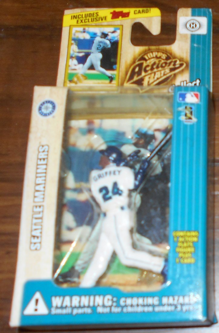 Topps Action Flats: Ken Griffey Jr. 1999, in box, see photos.