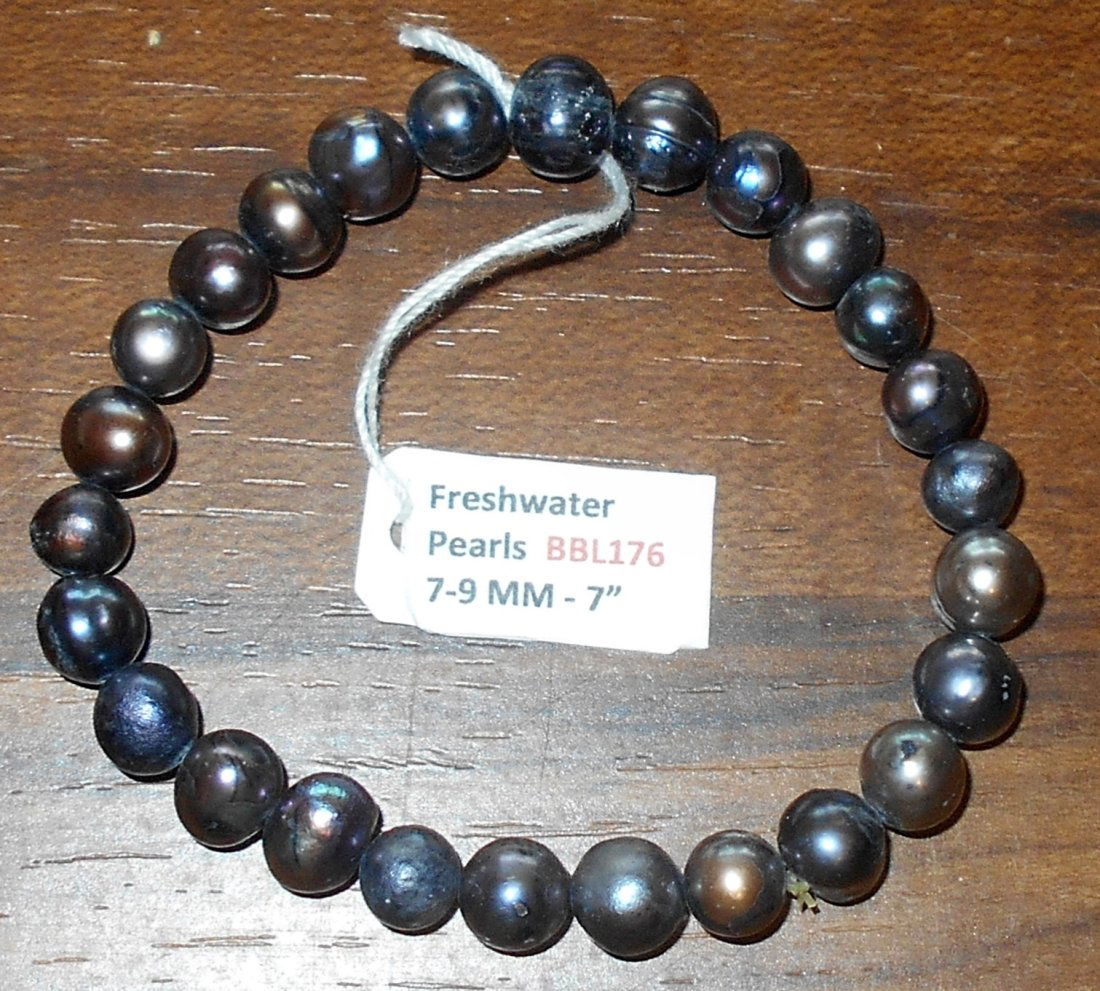 Pearl Bracelet (1 of 3)