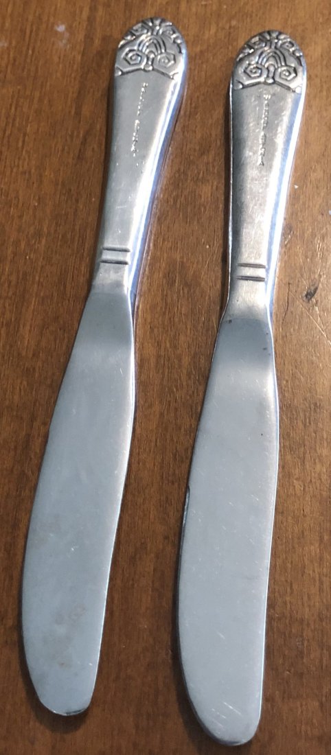 Hotel Knives: Waldorf Astoria butter knives, see photos.