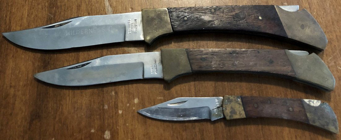 Knife Lot: Lock blade knives, three different, made in Pakistan, see photos.