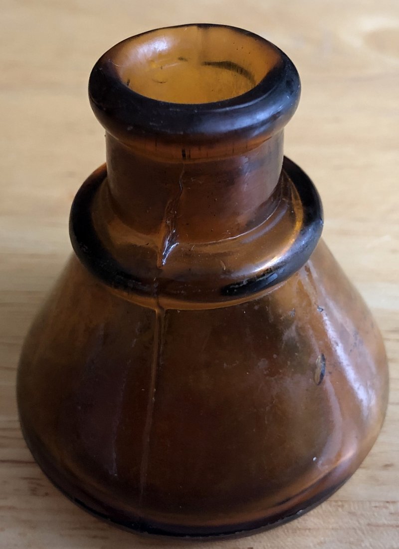 Cone Ink: Amber cone ink bottle, see photos.