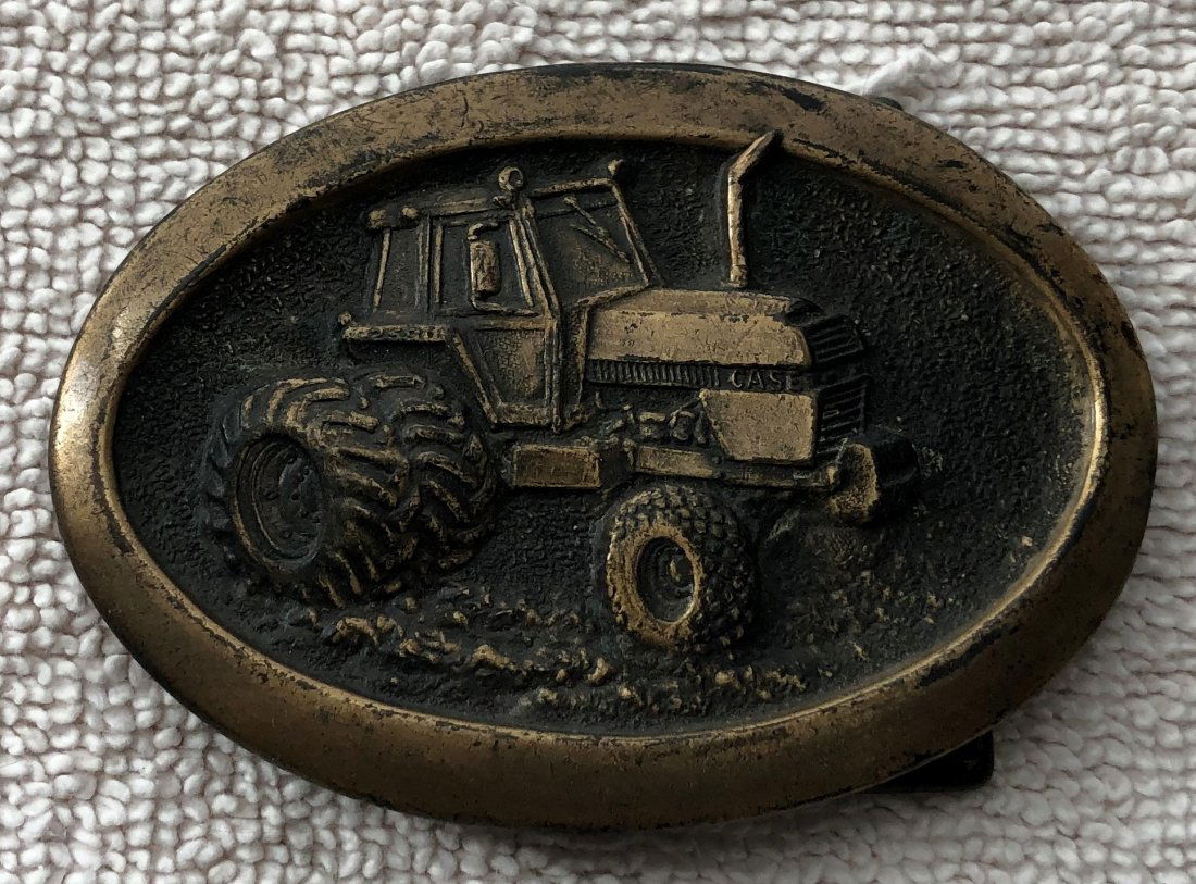 Belt Buckle: 1979 brass limited edition, see photos.