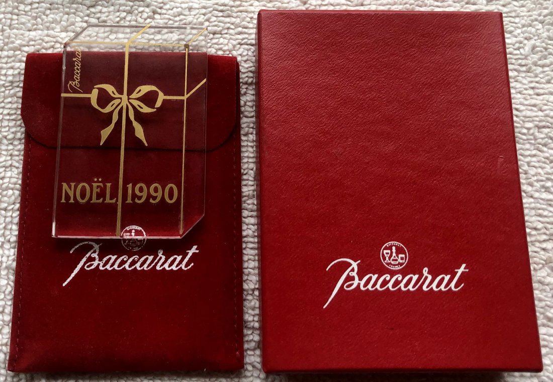 Ornament: Noel 1990, Baccarat with box and pouch, see photos.