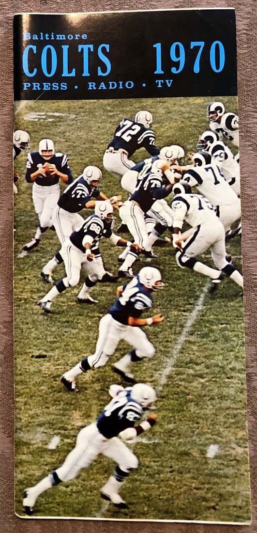Media Guide: 1970 Baltimore Colts, see photos.