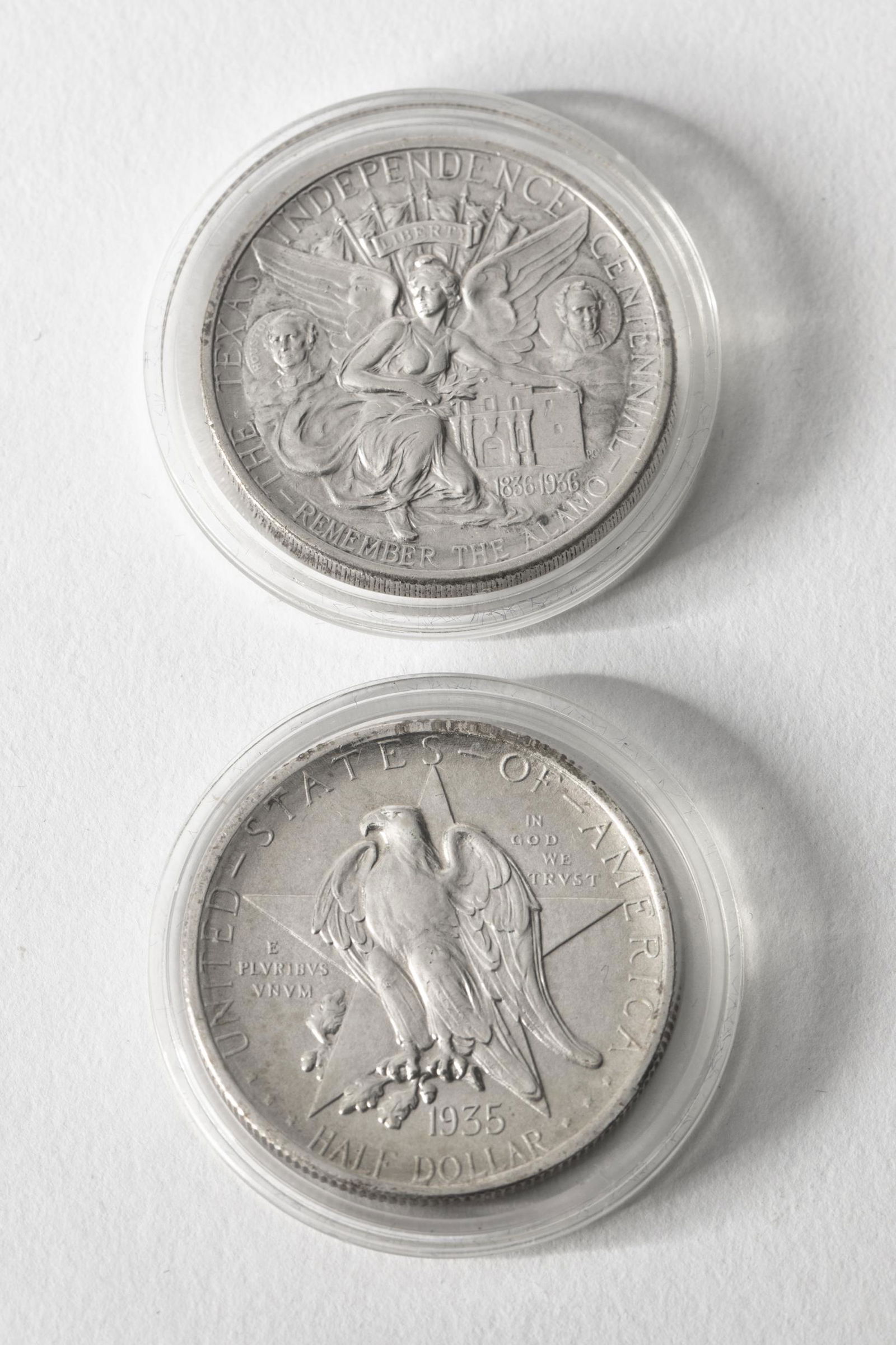 2 x Half Dollar USA 1934,1935 Texas Independence (1 of 3)