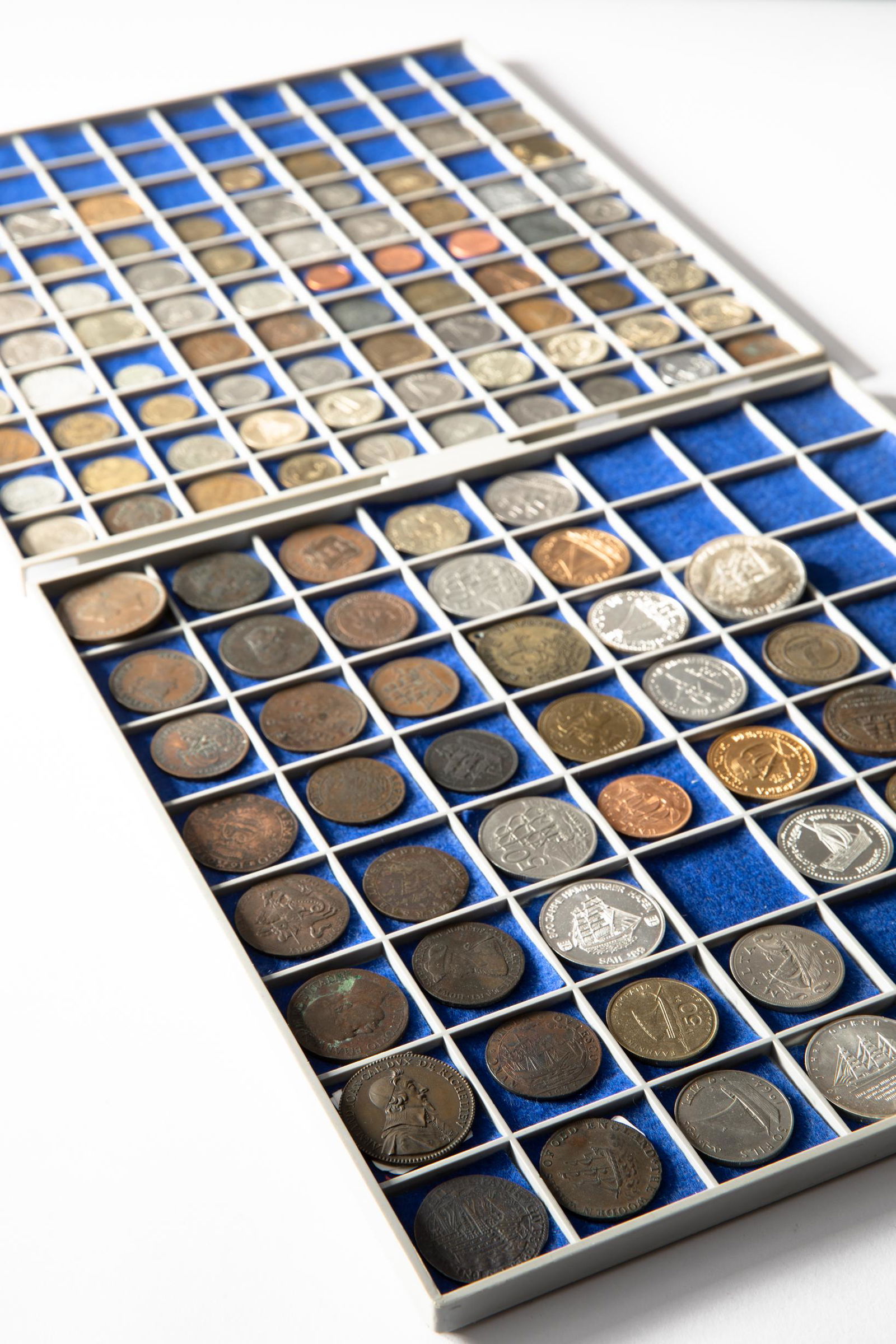 120 various ship coins from various countries (1 of 20)