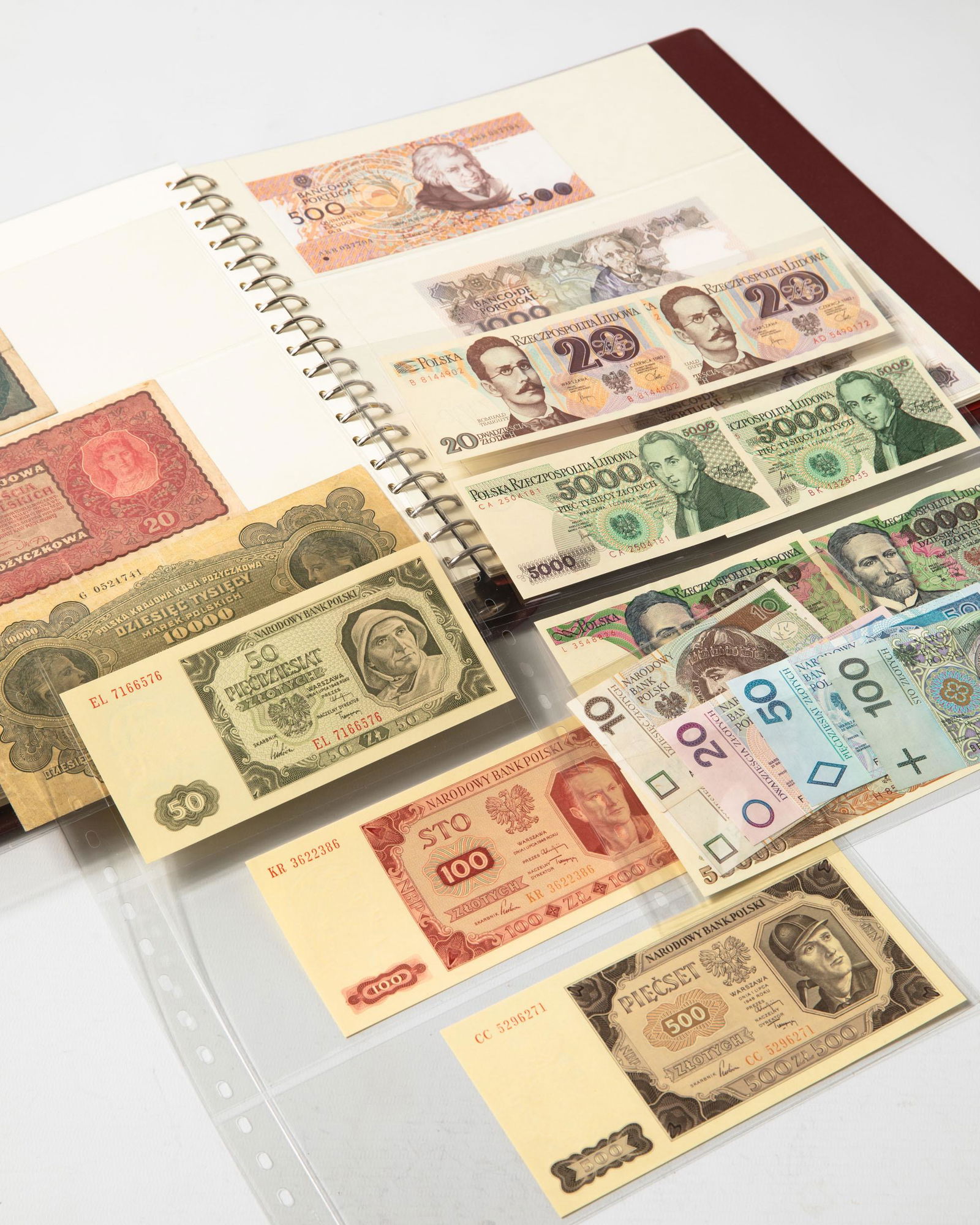 Album different bank notes various countries P-Q (1 of 19)
