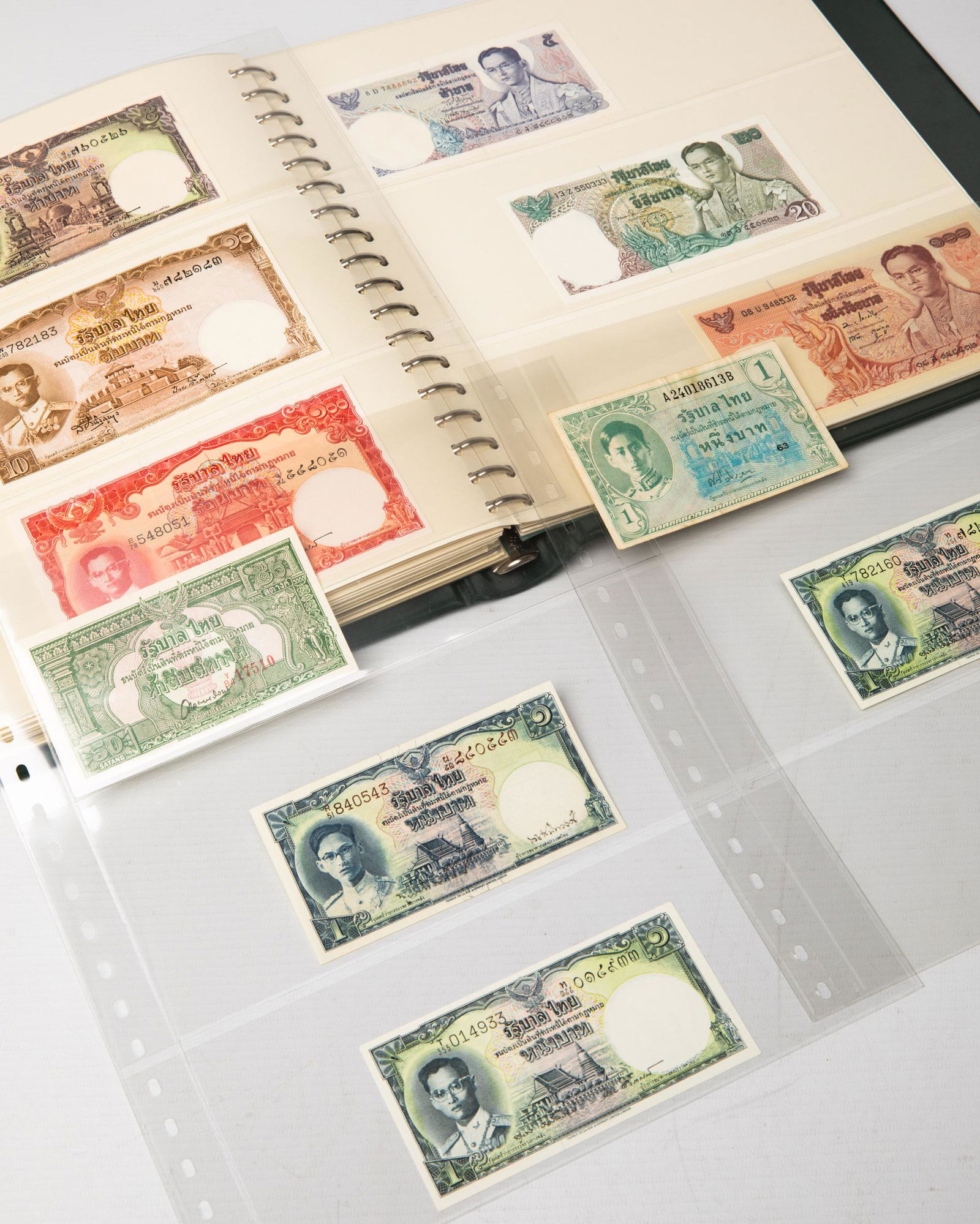 Album different bank notes various countries S-T (1 of 20)