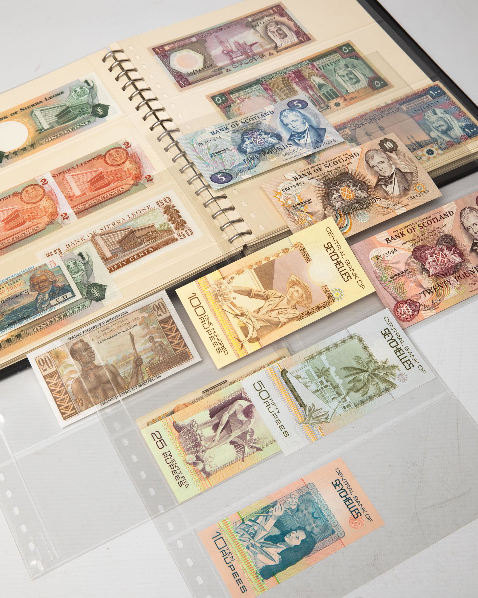 Album different bank notes various countries S (1 of 18)