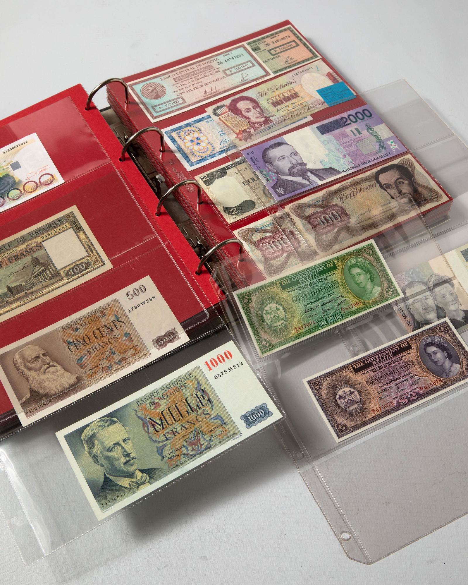 Album different bank notes B, Bahamas-Brunei (1 of 20)