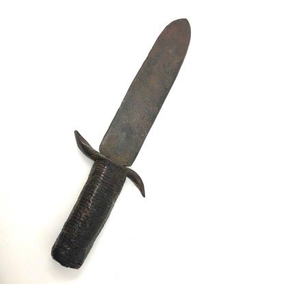 Riflemanâ€™s fighting Belt Knife.    (K249) (1 of 12)