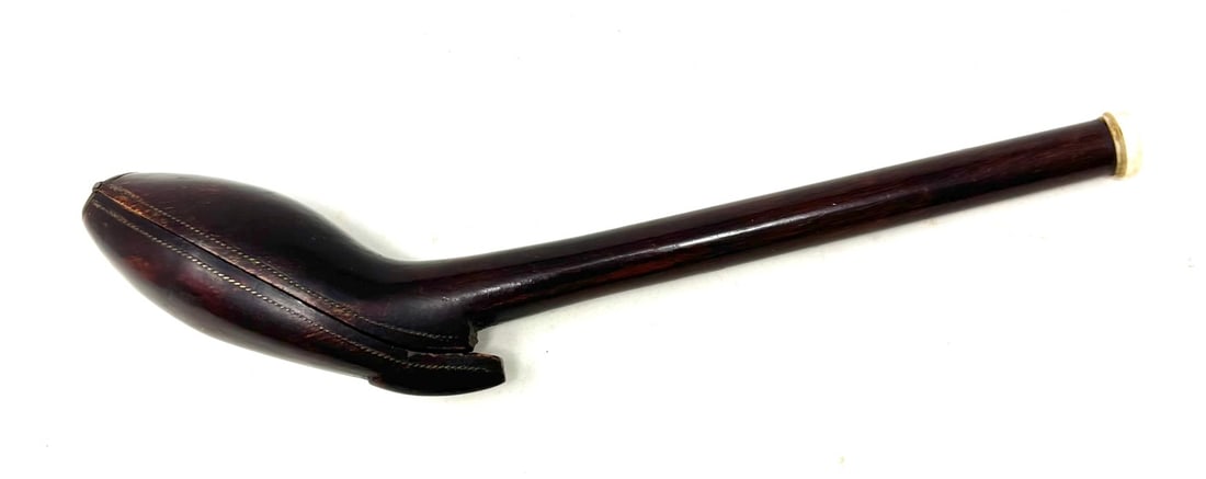 Colonial Wooden Clay Pipe Storage Container: French & Indian War to Rev. War wooden, clay pipe, container with an early style angle to the bowl. Is 8" long x 1" at bowl. Hinged at the end opening to insert a pipe. In-house shipping $15. C-961.