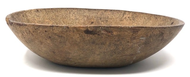 Early Woodlands Indian Ash Oval Burl Bowl: A nice early Woodlands Indian ash burl bowl in very good condition having some minor rim damage. It measures 14 1/4” x 12” x 3 3/4” high. circa. 18th century. Third party shipping
