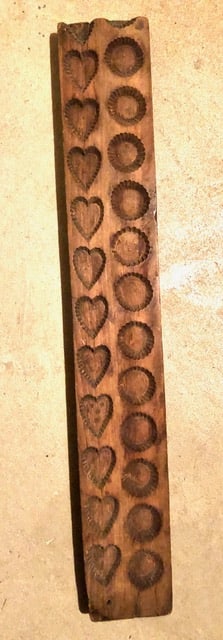 Maple Sugar Mold: Offered is a harder to find maple sugar mold 31 1/2" long x 5” x 1 3/8” thick hard wood board. It was cut in half of thirds during it day. Some boards may get to 10 or 12 feet long. It is 