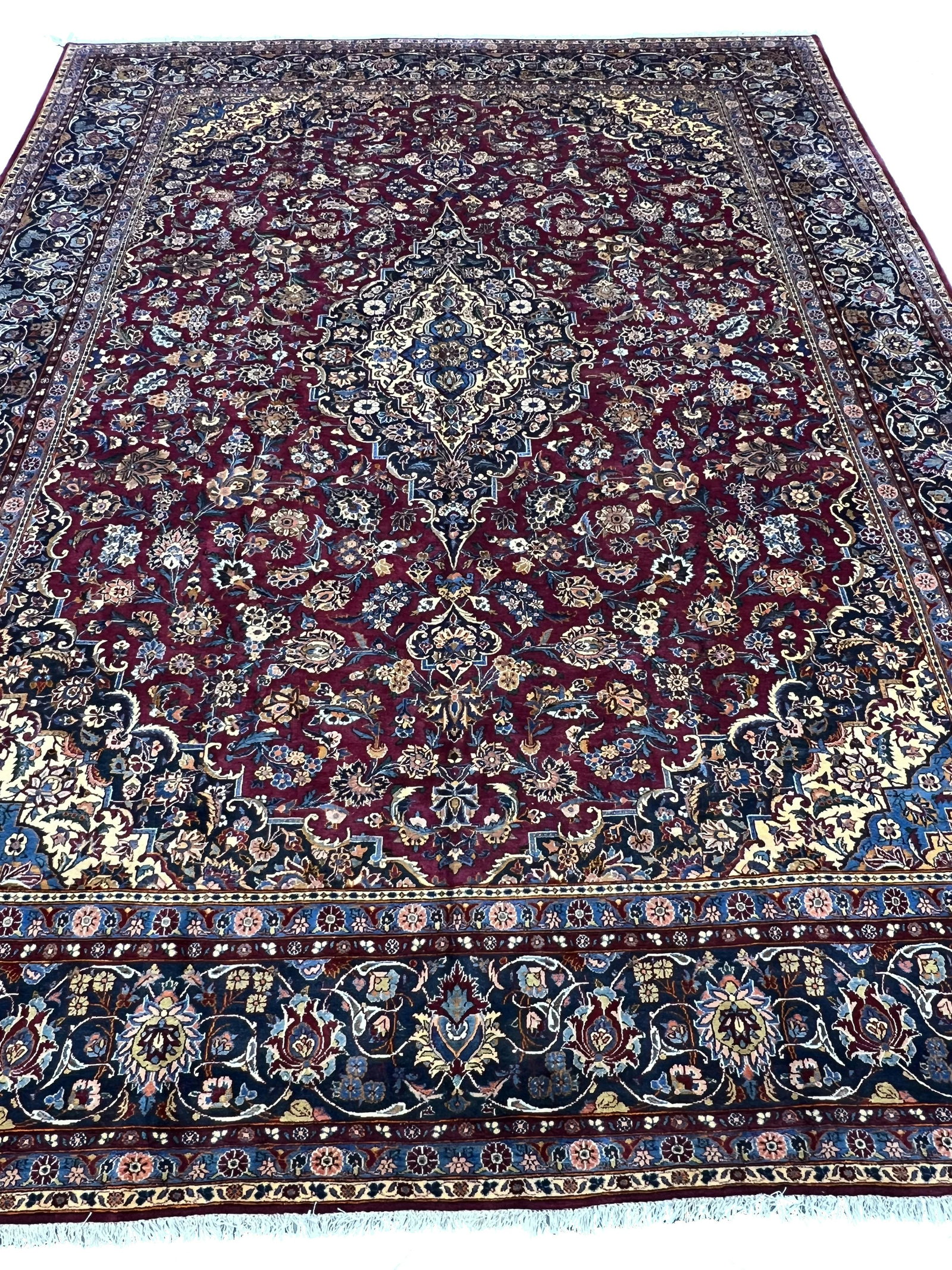 Hand Knotted Persian Kashan Rug , 9'9" x 13'5" (1 of 5)