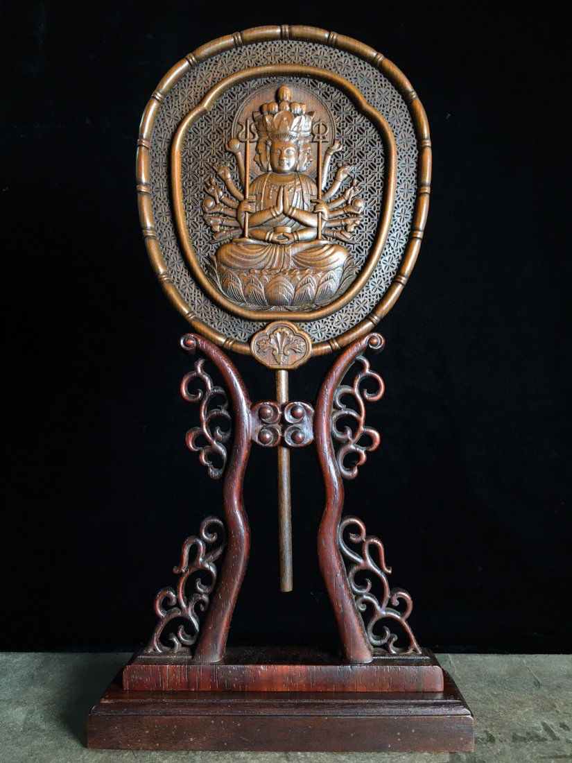 Carved boxwood double-sided craft screen (1 of 6)