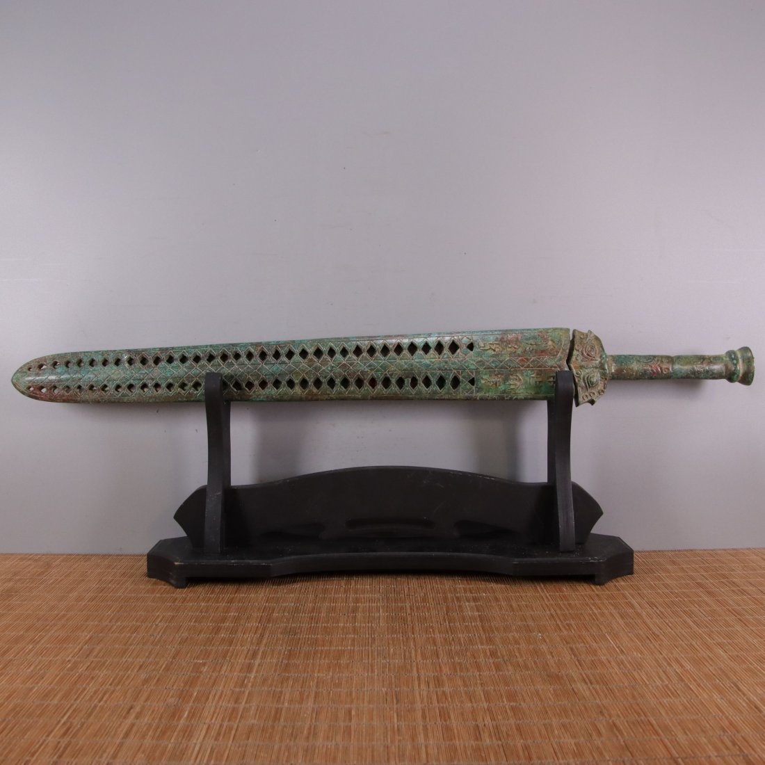 Warring States Bronze General Sword (1 of 8)