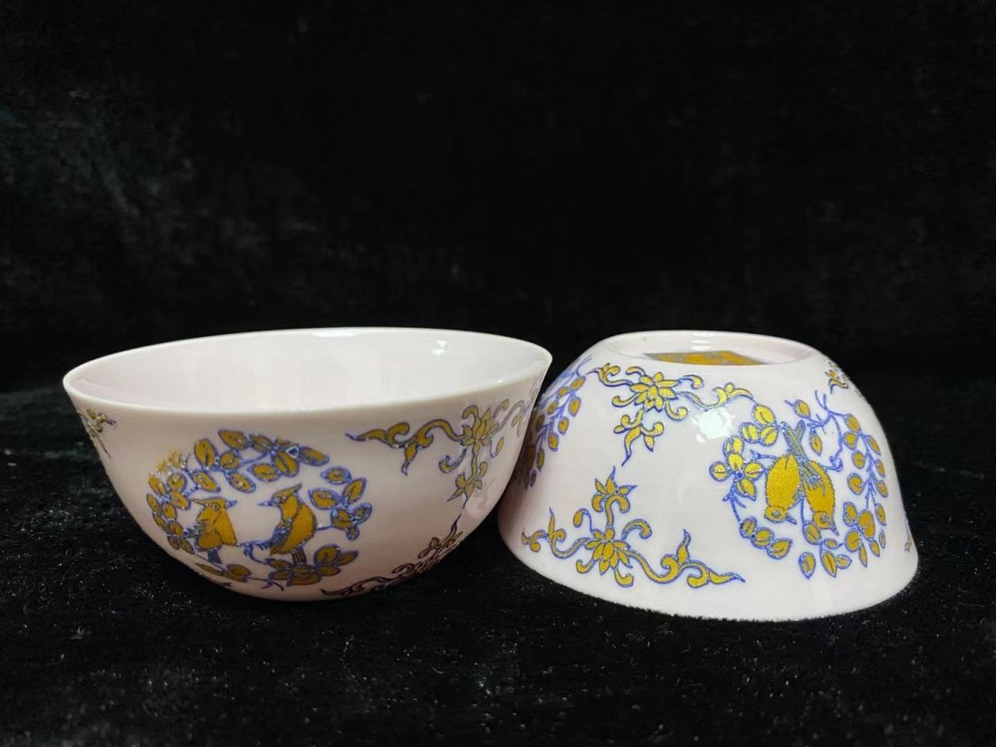 Ming Dynasty tea bowl: Ming Dynasty tea bowl The patterns are exquisite, the texture is clear, and the culture is full of flavor. The product is intact and worth collecting.