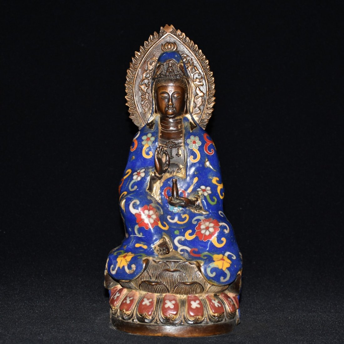 Pure Copper Cloisonne Filigree Backlight Double Lotus Base Guanyin: old collection Pure Copper Cloisonne Filigree Backlight Double Lotus Base Guanyin The pattern is clear, the colors are vivid, and the lines are clear. historical.