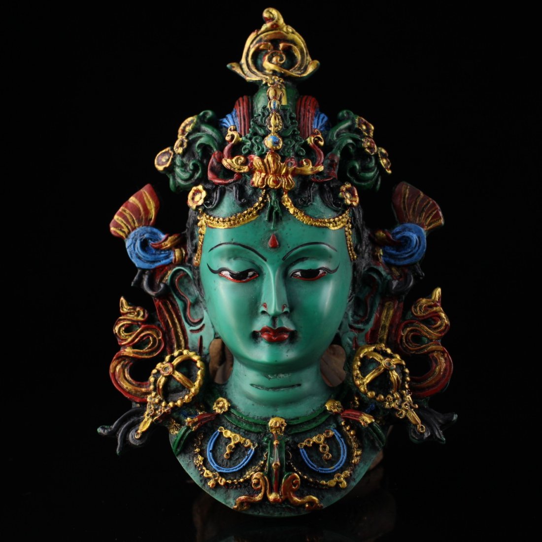 Lacquerware green tara head mask: old collection Lacquerware green tara head mask The products are round and shiny, with top quality,