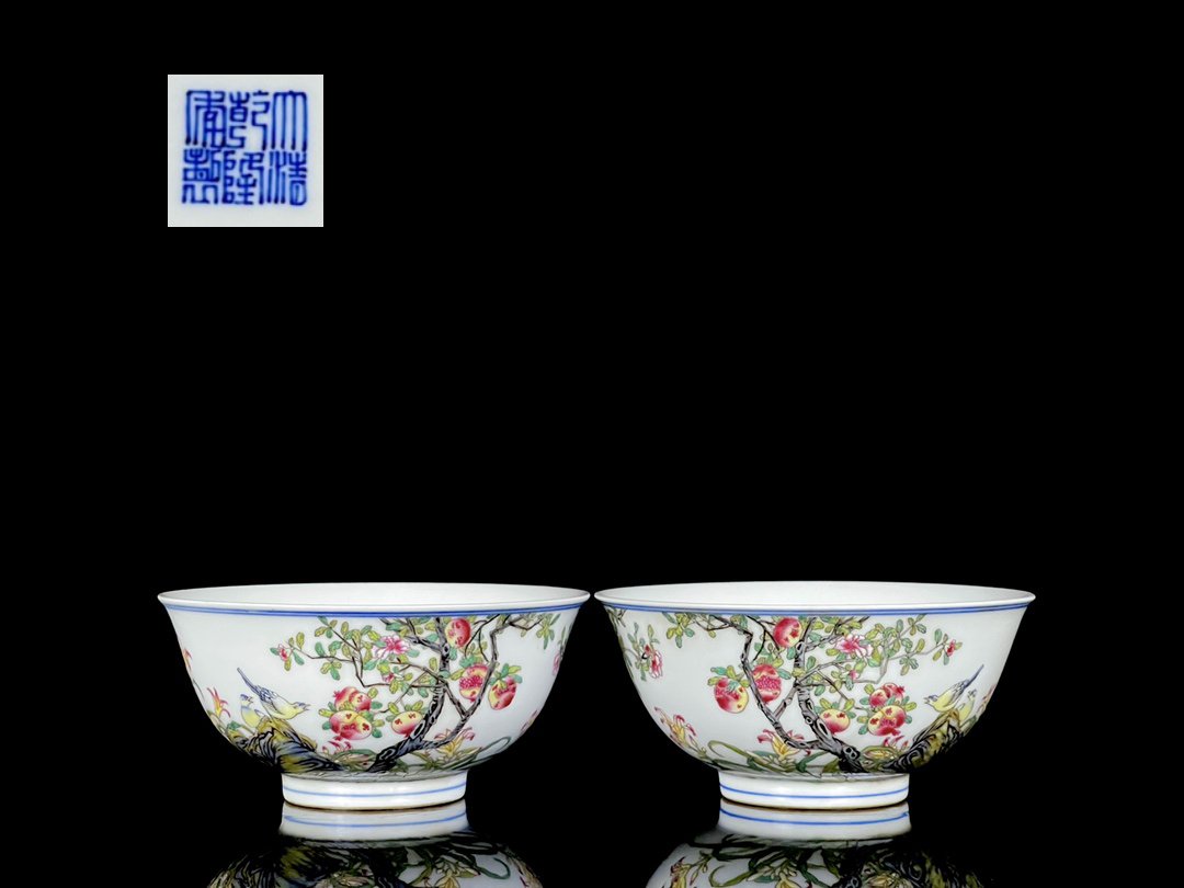 Qing Qianlong enamel bowl with flower and bird pattern (1 of 7)