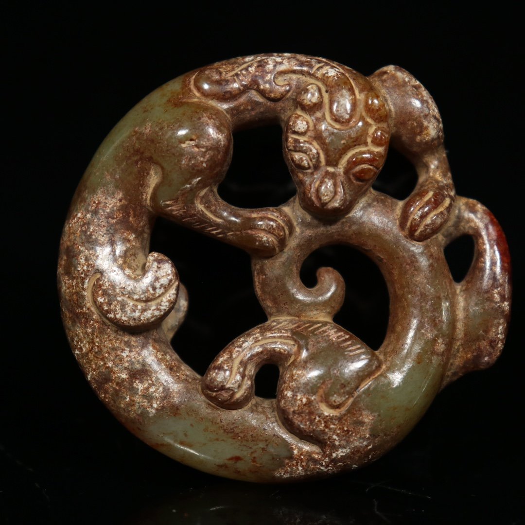 Han Dynasty old Hetian jade [Jade Dragon] pendant (1 of 6)
