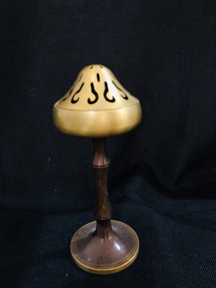 Tang Dynasty Antique Copper Incense: This product has good condition, high collection and ornamental value.