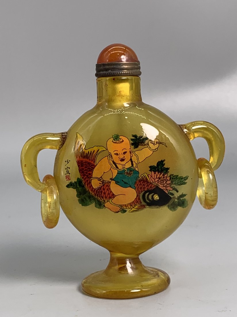 Glass interior painted snuff bottle: Glass interior painted snuff bottle