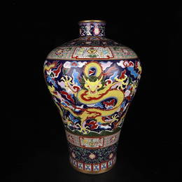 Qing Qianlong: A large plum vase with enamel color Ji blue glaze and gold five dragon patterns