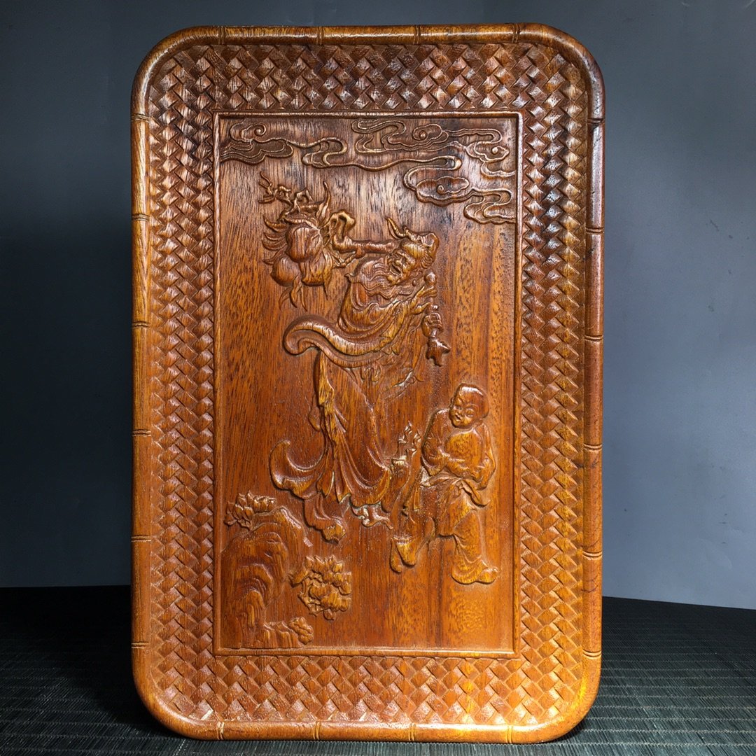 Old Tibetan huanghuali tray: Old Tibetan huanghuali tray. The item is exquisitely carved and well preserved. Good quality, round and shiny, with cultural flavor.