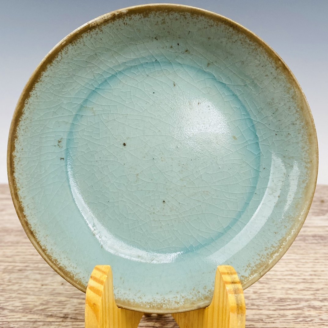 Ru porcelain Forbidden City brush washer: Ru porcelain Forbidden City brush washer Items are brightly colored and beautifully patterned. Great culturalatmosphere