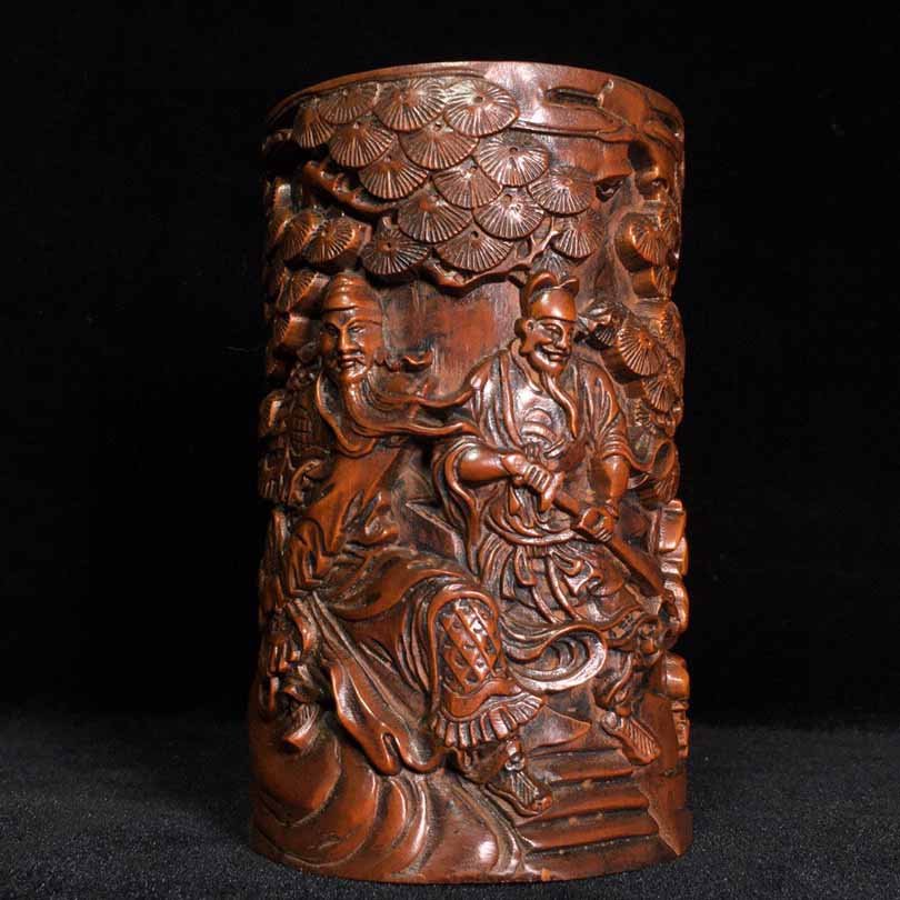 Boxwood carved stationery pen holder: Boxwood carved stationery pen holder.The items are perfect, the pulp is old-fashioned, and the cultural atmosphere is strong.