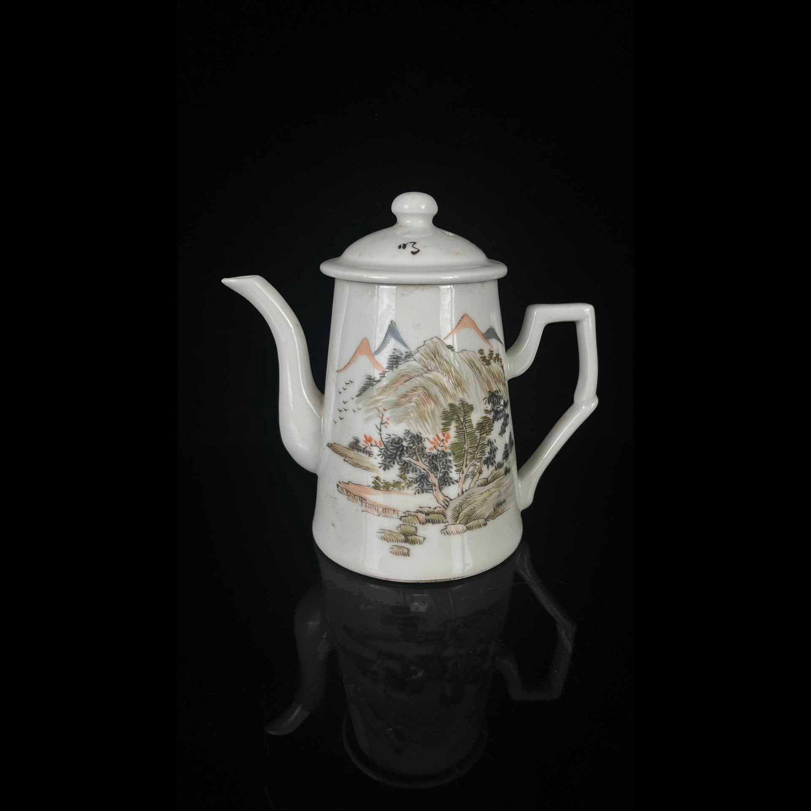 Teapot with a picture of boating on the autumn river: Teapot with a picture of boating on the autumn river